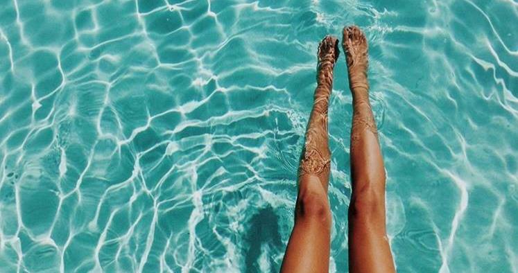 Le parole negative cambiano le molecole dell'acqua L'acqua subisce la negatività delle parole