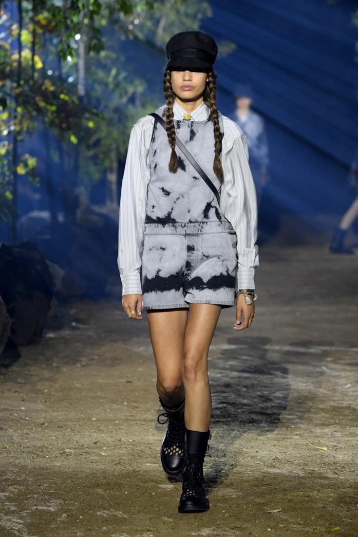 Sfilata Dior Un look della sfilata Dior