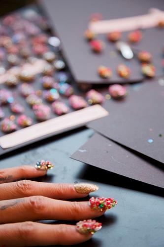 Unghie con decorazioni Unghie con pois