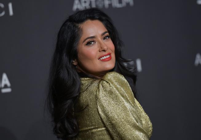 Salma Hayek ci dà una lezione di stile: ecco come indossa il costume intero Salma Hayek
