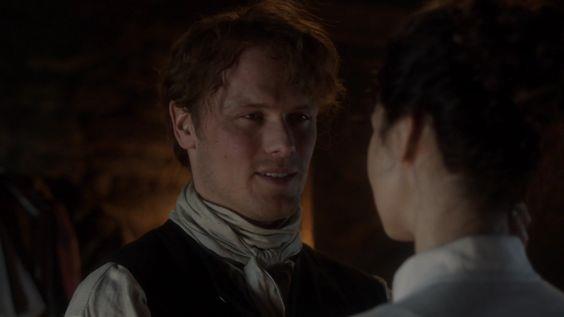 Jamie e Claire Jamie sorride a Claire