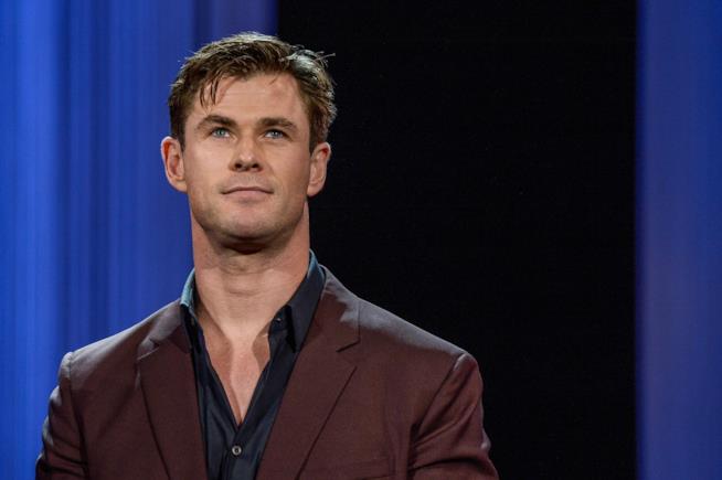 Chris Hemsworth e Salvatore Esposito: lo scatto che a fatto impazzire il web Chris Hemsworth