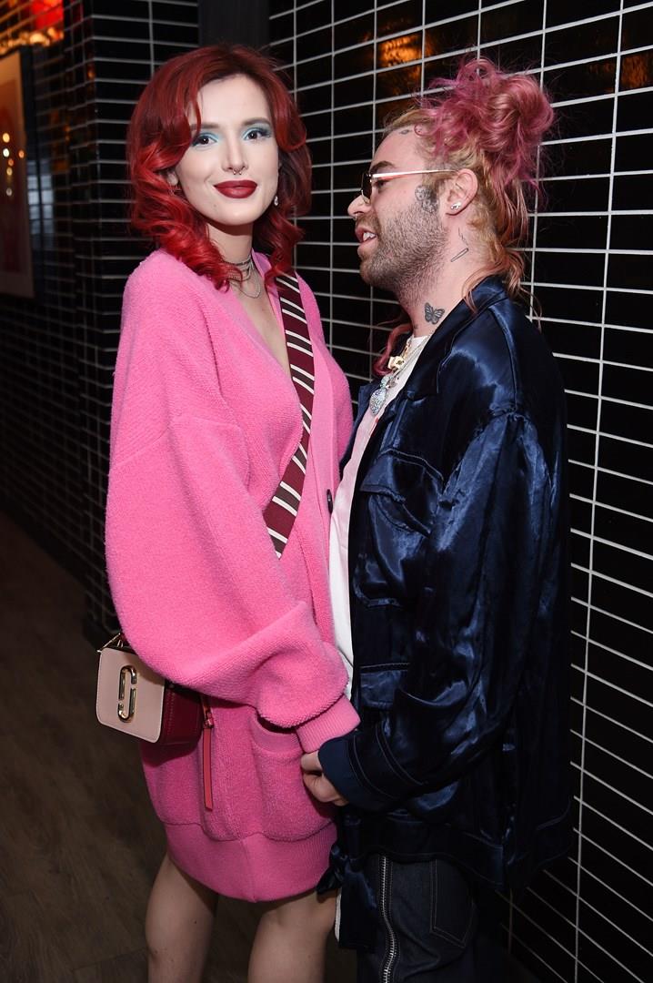 Bella Thorne e Mod Sun Bella Thorne e Mod Sun a un evento