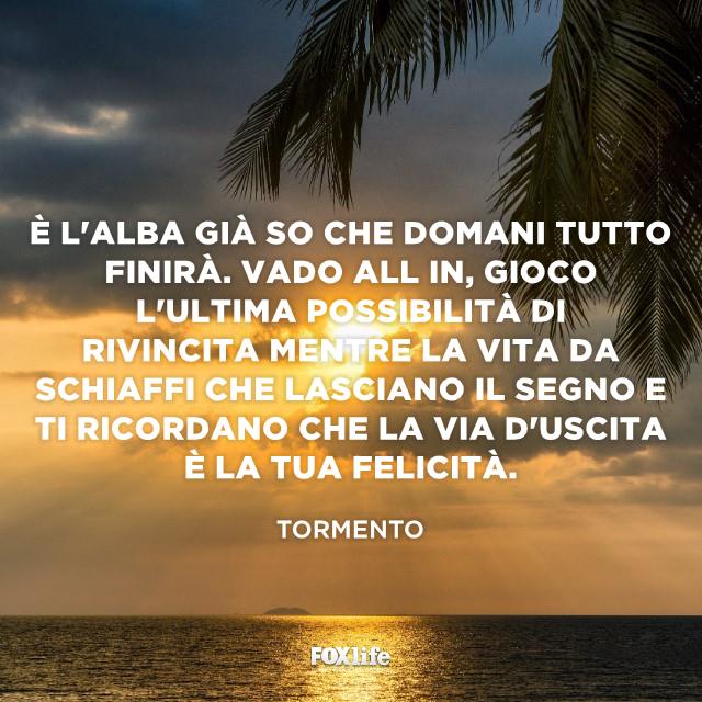 Canzone tormento Alba su paesaggio marino