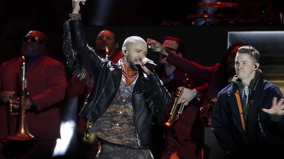Super Bowl 2018: l'esibizione di Justin Timberlake Justin Timberlake sul palco del Super Bowl