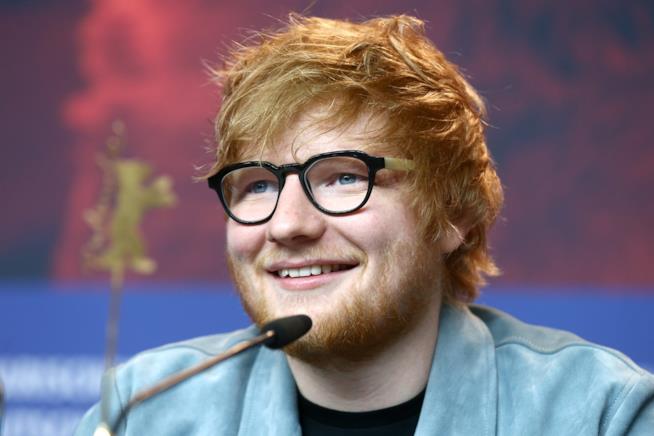 Ed Sheera ha ricevuto il premio IFPI Global Recording Artist of the Year Ed Sheeran premiato con l'IFPI Global Recording Artist of the Year