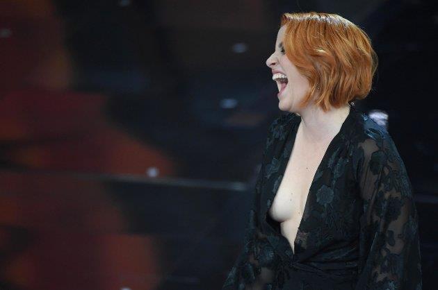 La cantante Noemi La cantante Noemi sul palco del Festival di Sanremo 2018