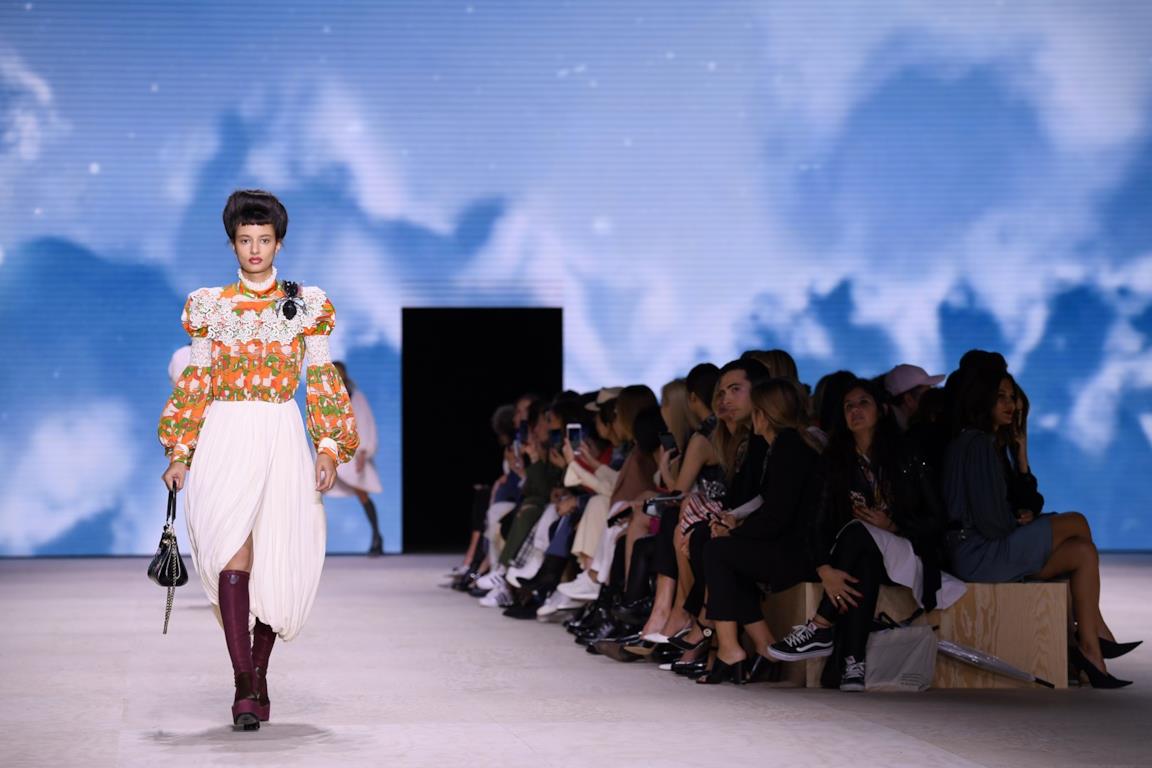 Uno dei look di Louis Vuitton