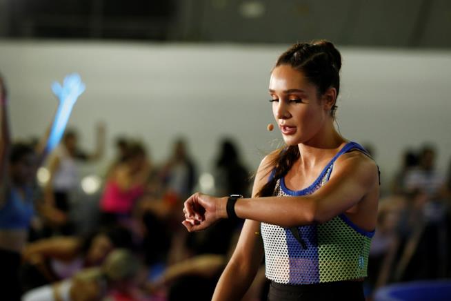Kayla Itsines incinta criticata per il suo allenamento Kayla Itsines