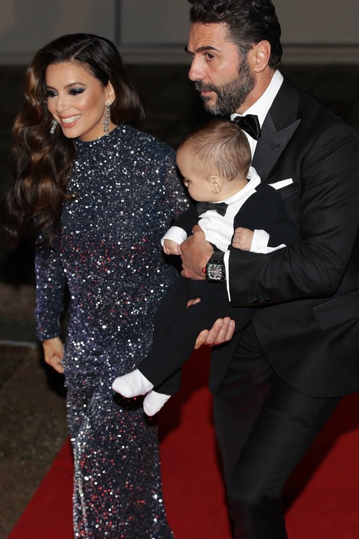 Eva Longoria in vacanza con la famiglia in Spagna Eva Longoria con José Antonio Baston e Santiago