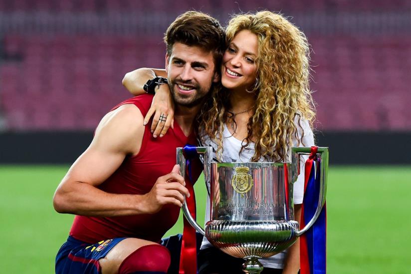 Shakira e Piqué, la foto di famiglia con i due figli Shakira e Piqué