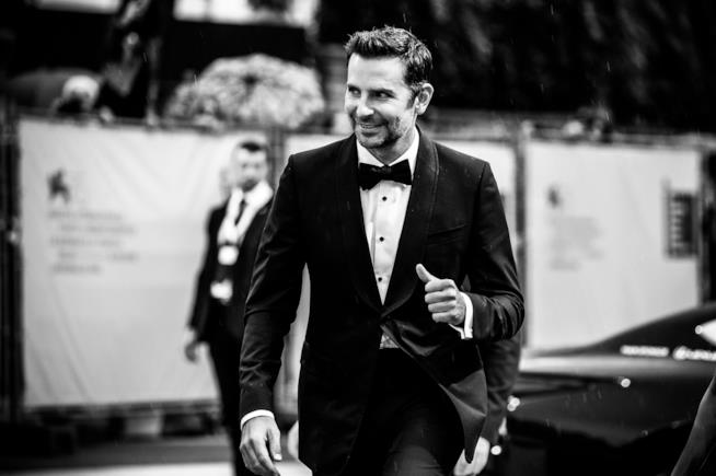 Bradley Cooper e Irina Shayk a Venezia Bradley Cooper sul red carpet