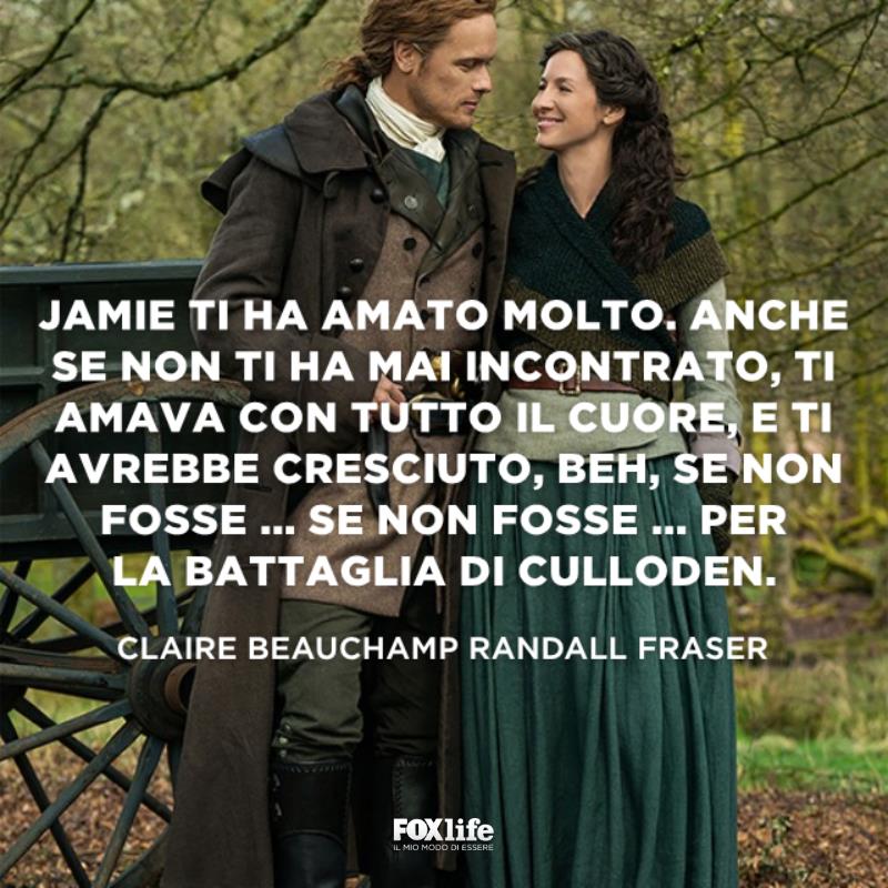 Frase Claire sull'amore Jamie e Claire si guardano sorridendo