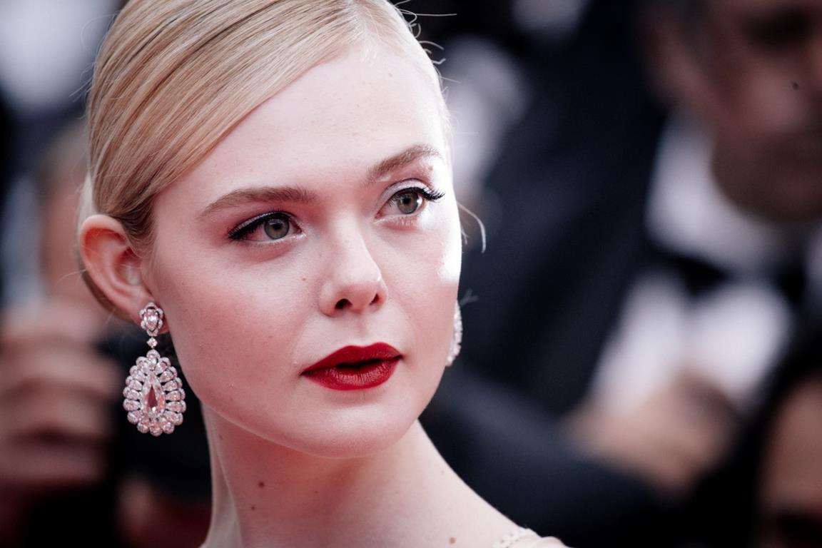 Elle Fanning sul red carpet di Cannes 2019