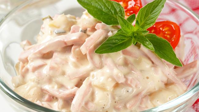 Insalata di patate e prosciutto Insalata di patate e prosciutto con dressing allo yogurt