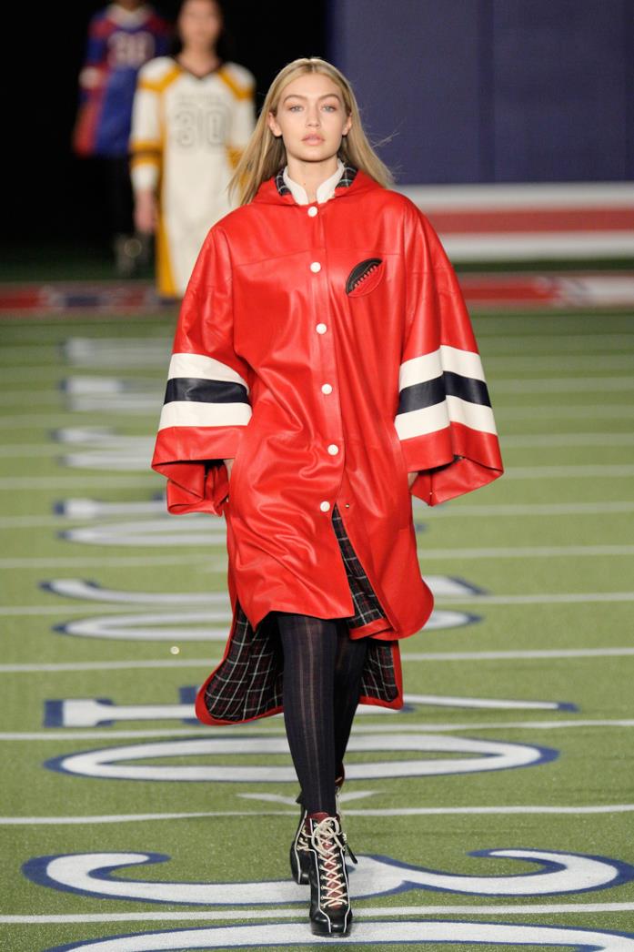 Gigi Hadid - sfilate Gigi Hadid sfila per Tommy Hilfiger