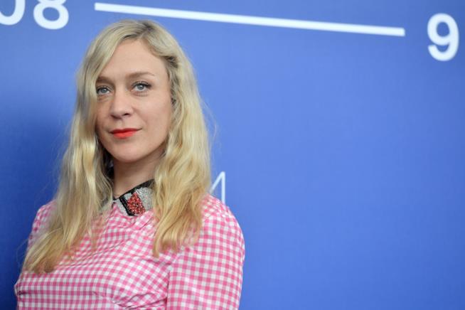 Chloë Sevigny ai Miu Miu Women's Tale durante Venezia 74 Chloë Sevigny a Venezia 74