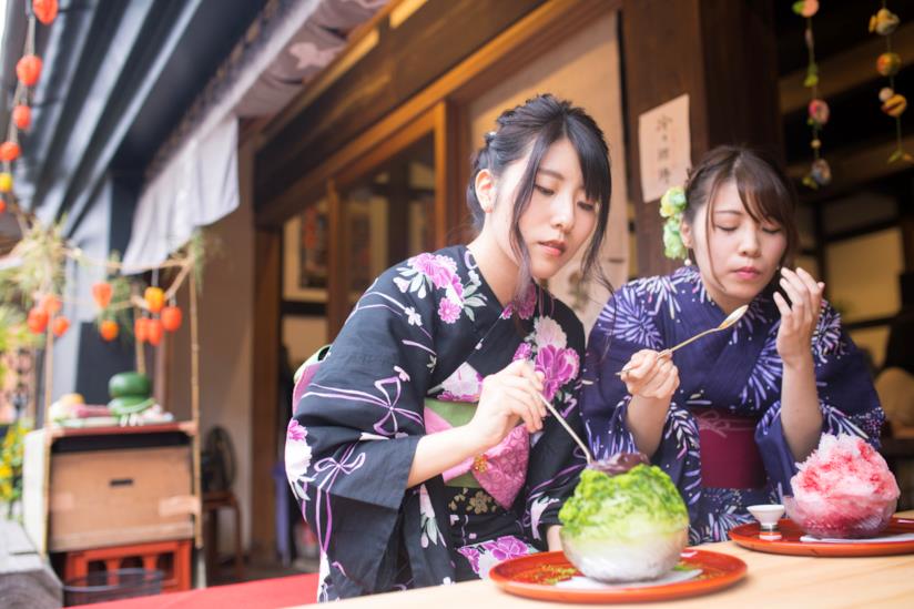 kakigori ice dessert Il dolce giapponese raindrop cake