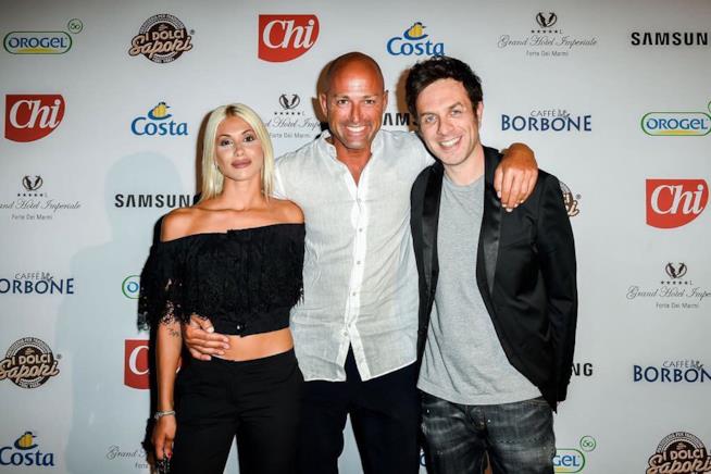 Stefano Bettarini e la sua love story con Nicoletta Larini Stefano Bettarini, Nicoletta Larini e il giornalista Gabriele Parpiglia su Instagram