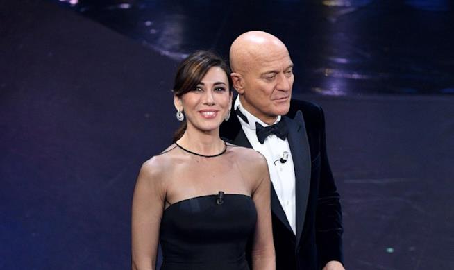 Il terzo abito Armani dell'ultima serata per la Raffaele Virginia Raffaele e Claudio Bisio a Sanremo