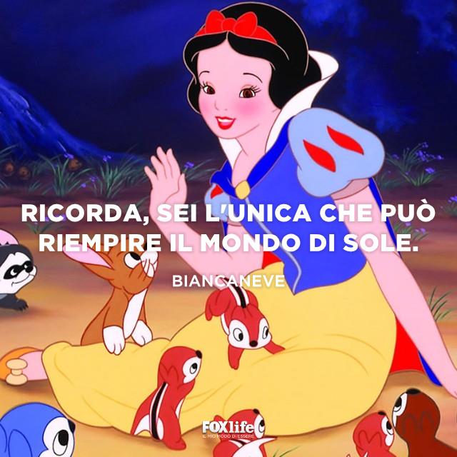 Frase Biancaneve Biancaneve con gli animali della foresta