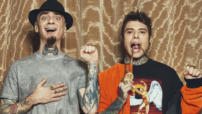J-AX e Fedez live fino a settembre J-AX e Fedez continuano con il loro tour per tutta l'estate