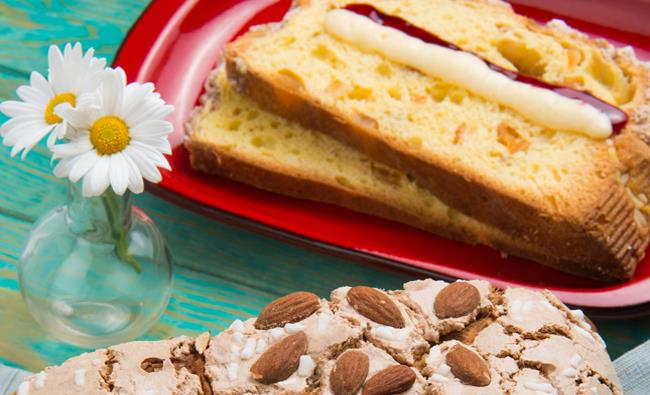 Colomba farcita di Pasqua: la ricetta con la crema di fragole Colomba farcita di Pasqua