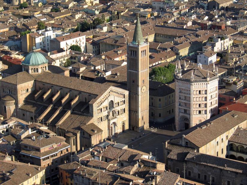 Parma sarà la Capitale della Cultura 2020 Piazza Duomo a Parma vista dall'alto