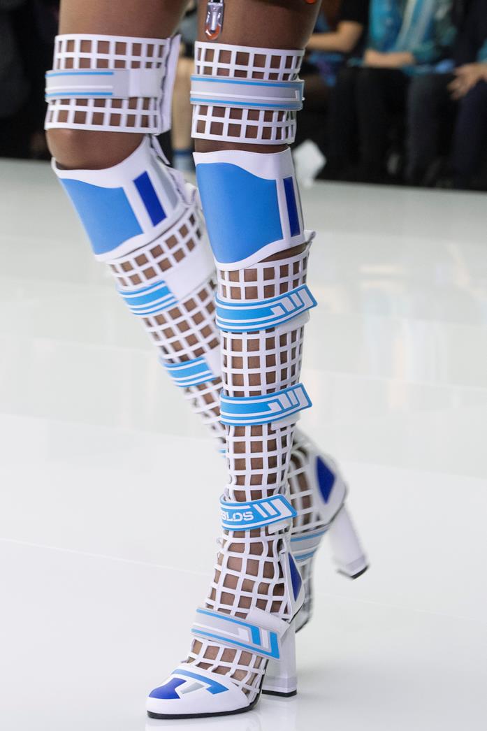 Byblos Milano Fashion Week 2019 2020 Gli stivali sporty a rete di Byblos Milano Fashion Week