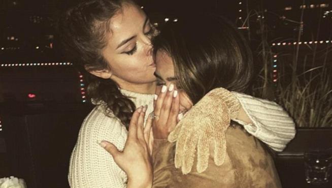 Selena Gomez regala un abito alla cugina Selena Gomez in una foto recente