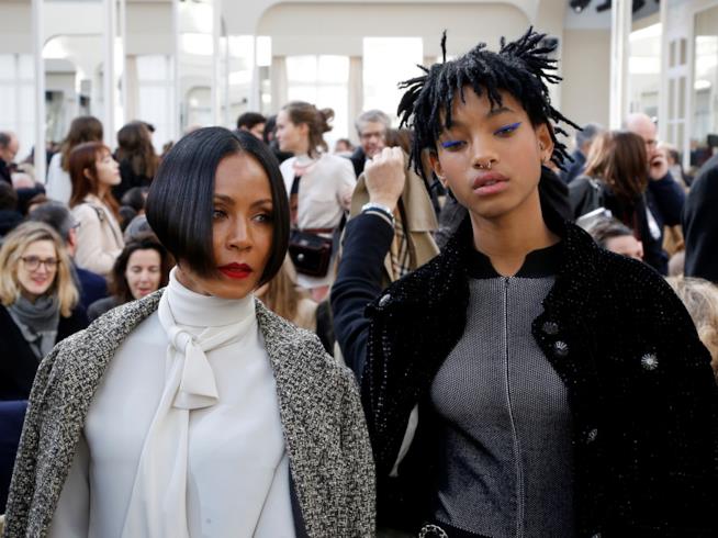 Jada Pinkett Smith e Willow Smith parlando di sesso Jada Pinkett Smith e Willow Smith