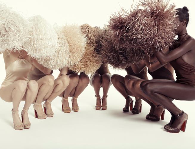 I sandali nude di Loubutin e l’eccezionale campagna La nuova campagna Louboutin Nudes