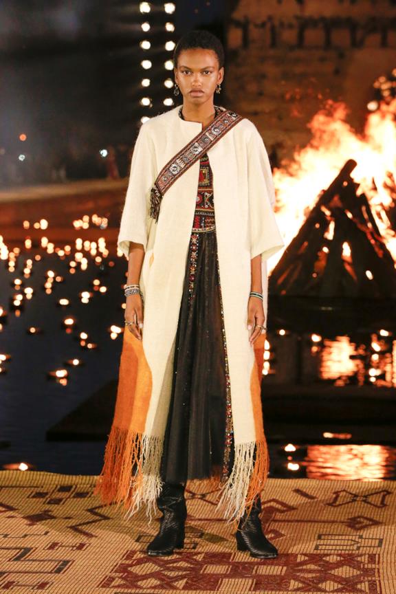 Guarda la sfilata Sfilata CHRISTIAN DIOR Collezione Donna Primavera Estate 2020 MARRAKECH - Dior Resort PO RS20 0006