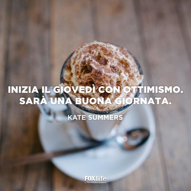 Frase Summers Caffè con panna in primo piano