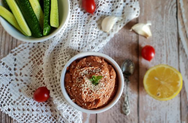 Hummus Ciotola con crema densa al sesamo