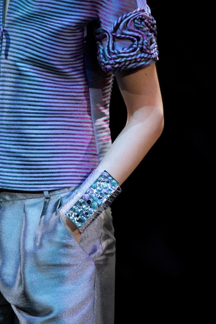 Bracciale Giorgio Armani Dettaglio Bracciale alla sfilata SS19 di Giorgio Armani