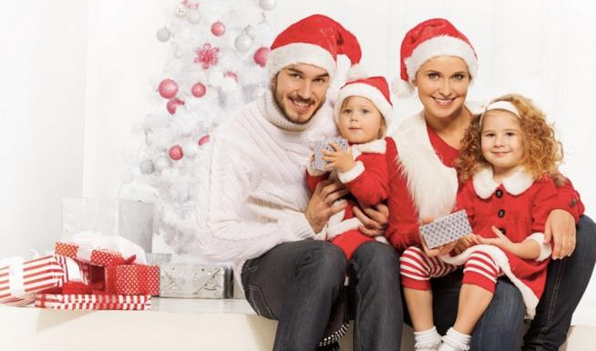 I look per la famiglia a Natale Una famiglia a Natale