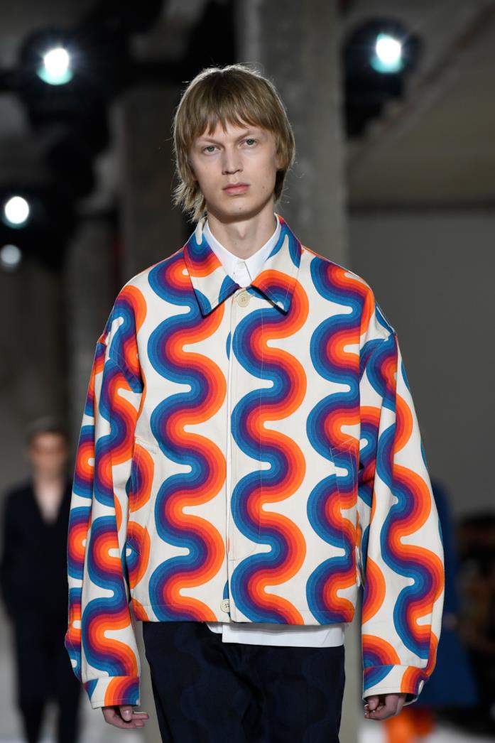 Dries van Hoten SS19 Modello sfila per Dries van Hoten al Spring/Summer 2019 fashion show