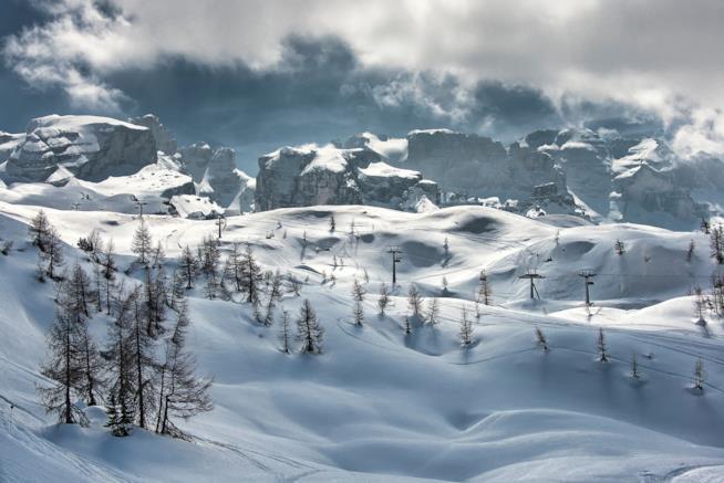 Lo spettacolare panorama alpino di Madonna di Campiglio Scorcio innevato di Madonna di Campiglio
