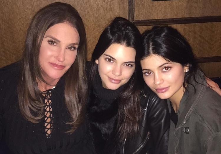 Kendall Jenner, tutto sulla top model sorella di Kim Kardashian Uno scatto di Caitlyn Jenner, Kendall Jenner e Kylie Jenner