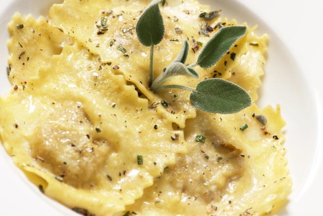 Ravioli di pesce con ripieno di patate e nasello Ravioli di pesce