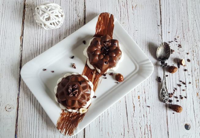 Tartufi al fondente Due dolcetti a forma di fiore