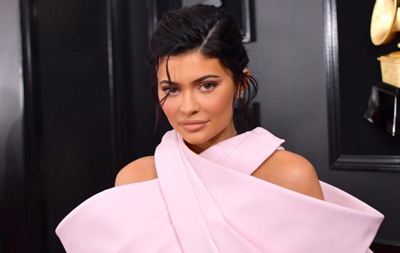 Kylie Jenner al Coachella con la treccia hippie Kylie Jenner in primo piano