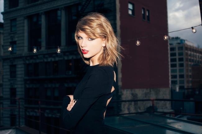 Taylor Swift: nelle sue canzoni si ispira spesso alle proprie vicende sentimentali Taylor Swift: gli ex famosi di cui ha parlato nelle sue canzoni