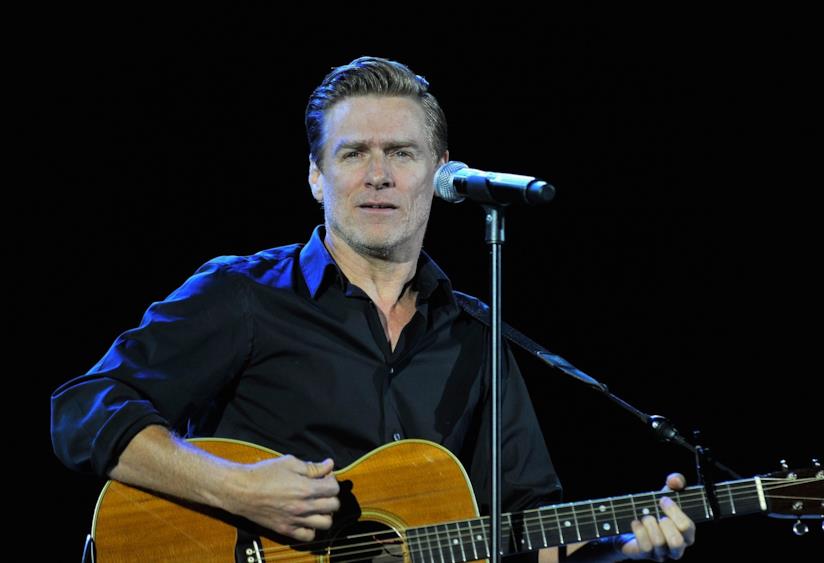 Bryan Adams salva una balena dai cacciatori Bryan Adams