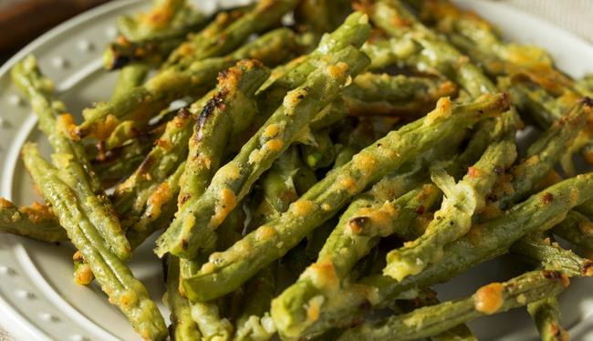 Fagiolini gratinati: la ricetta con basilico, parmigiano e pangrattato Fagiolini gratinati