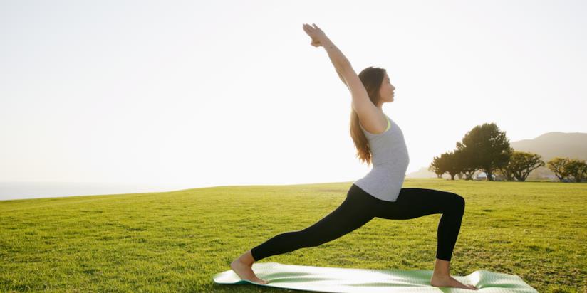 La pratica yoga - Posizione del Guerriero I Un momento della pratica yoga