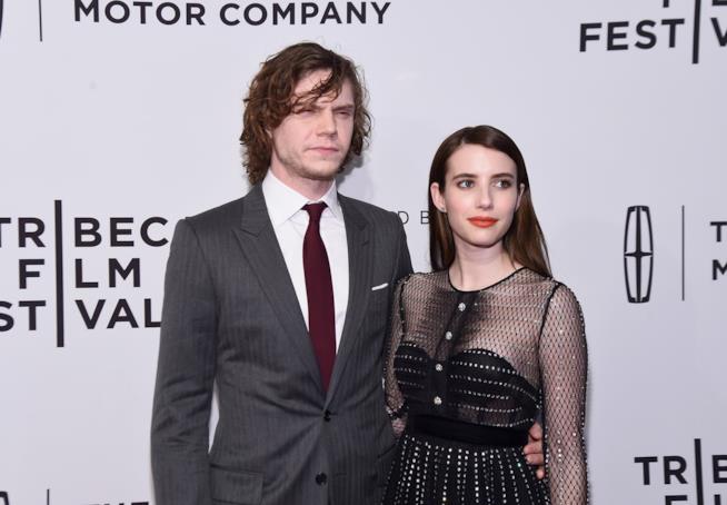 Evan Peters ed Emma Roberts non stanno più insieme Evan Peters ed Emma Roberts