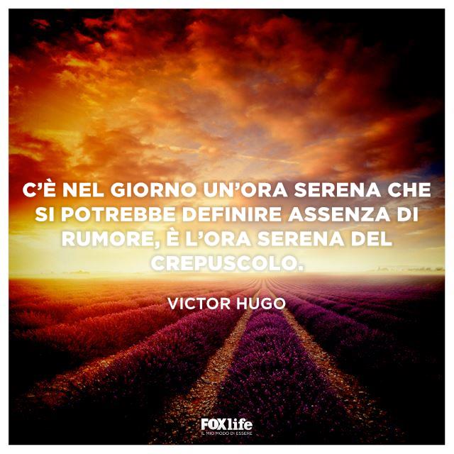 Frase sulla sera di Hugo Campo di lavanda al tramonto