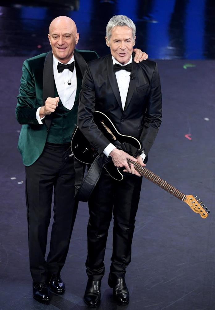Claudio Baglioni in un completo tuxedo Claudio Baglioni in smoking